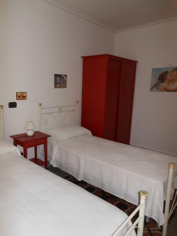 Mareluna Syracuse Room photo